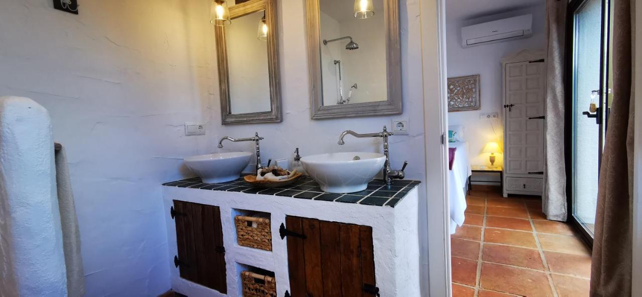 Roca Verde, Boutique Bed & Breakfast (Adults Only) อาเลาริน เดลา ตอร์เร ภายนอก รูปภาพ